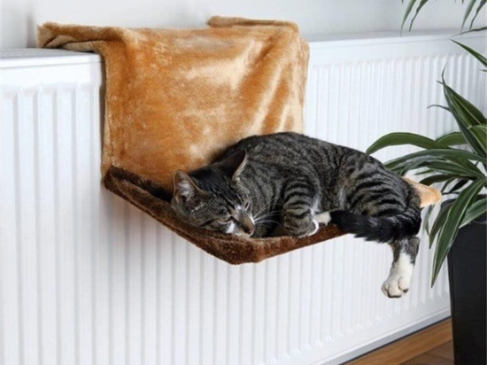 Lit en peluche pour chat à fixer au radiateur